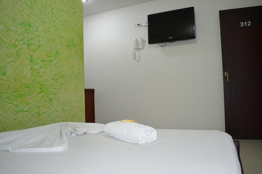 Hotel El Imperio 이바게 객실 사진