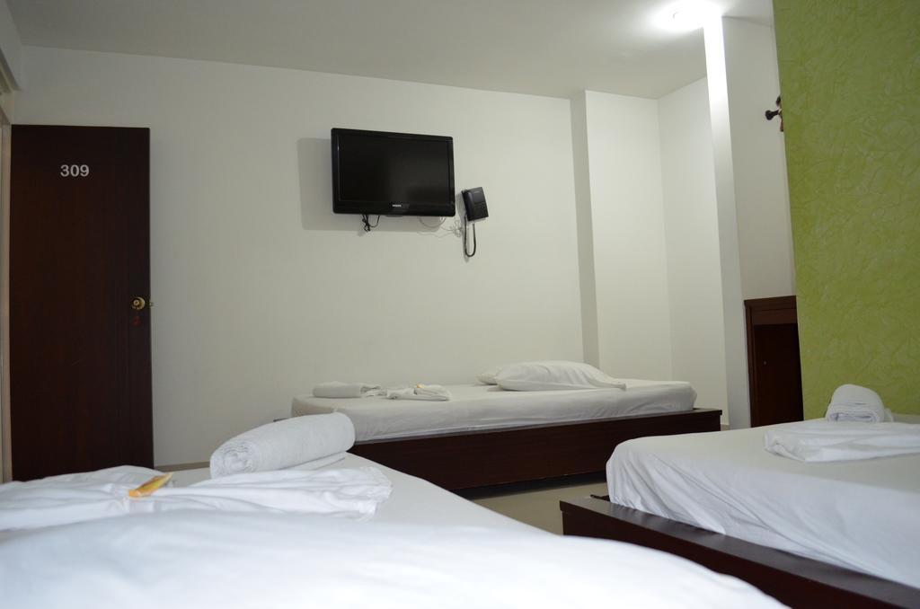 Hotel El Imperio 이바게 객실 사진