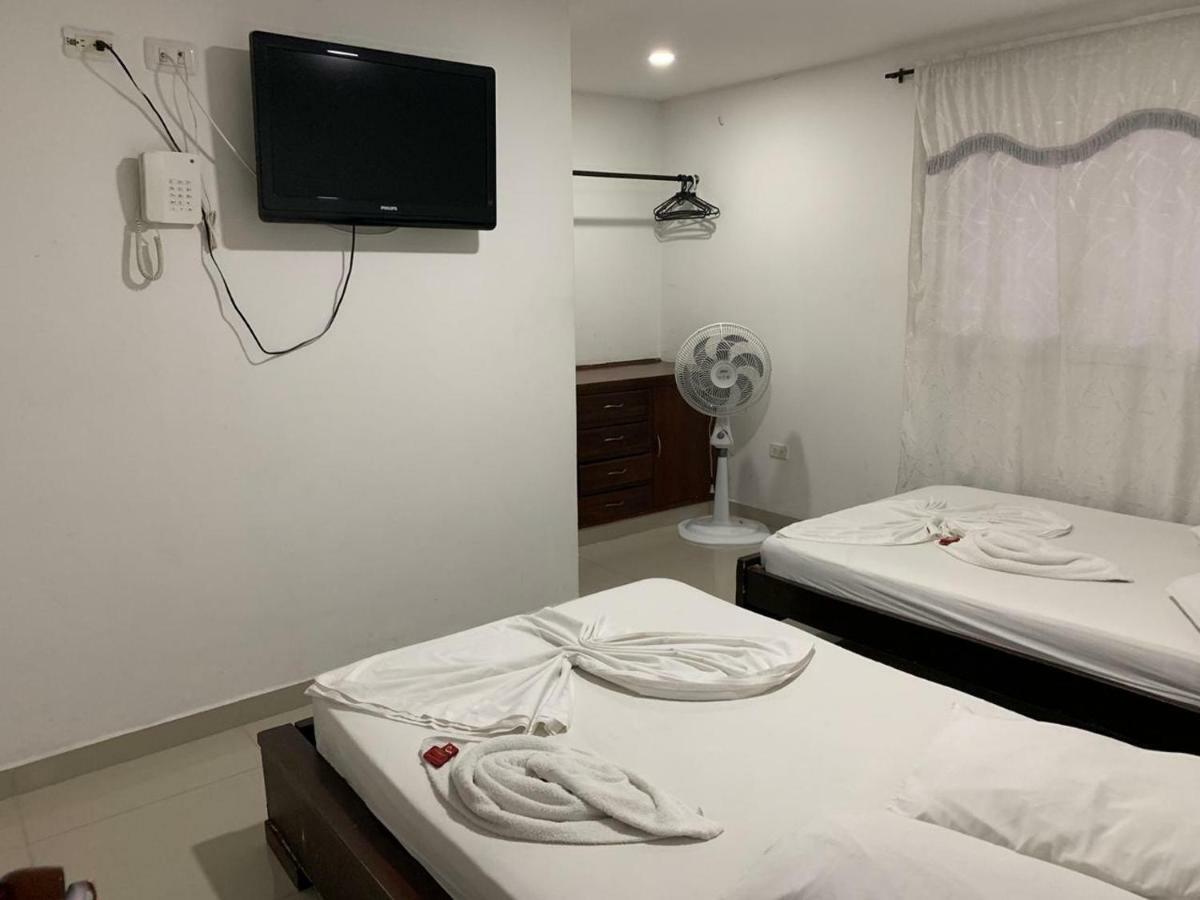 Hotel El Imperio 이바게 외부 사진