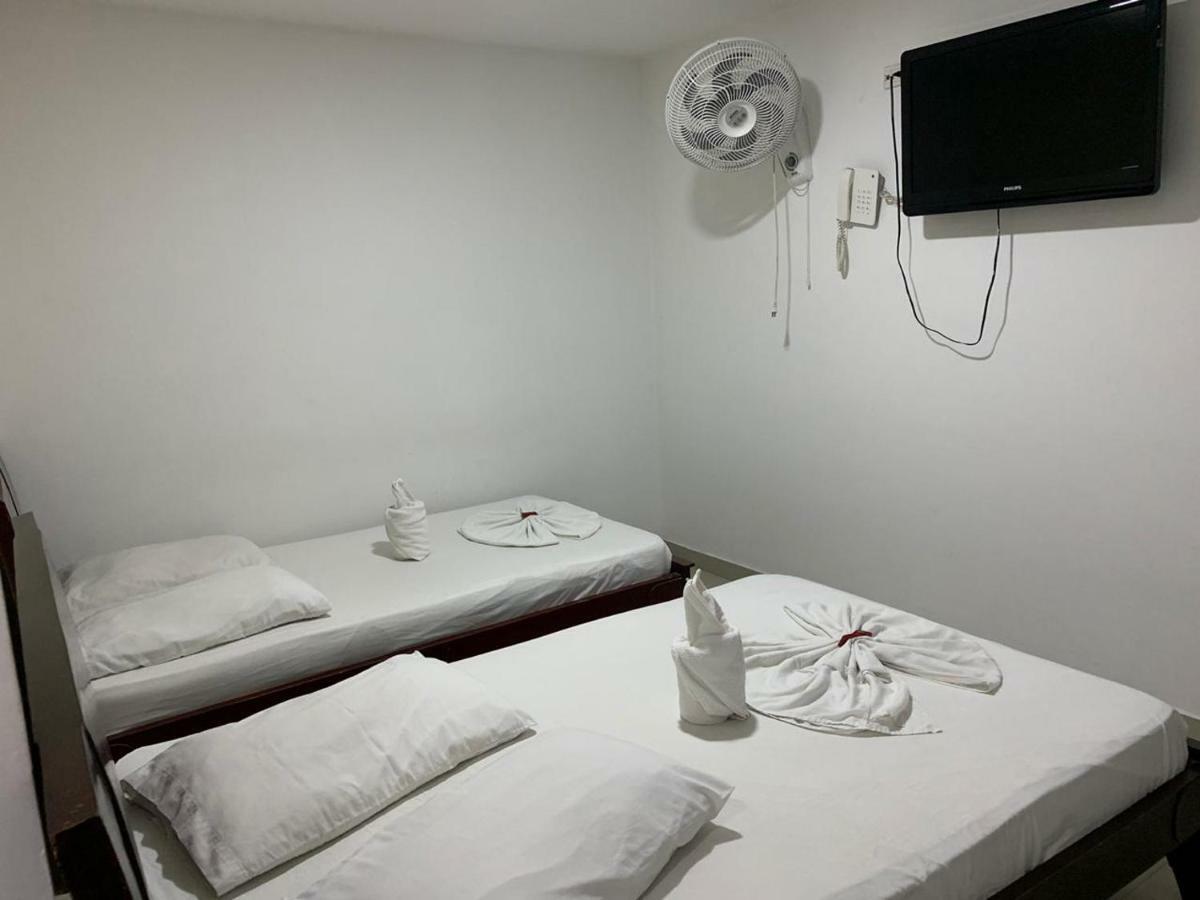 Hotel El Imperio 이바게 외부 사진
